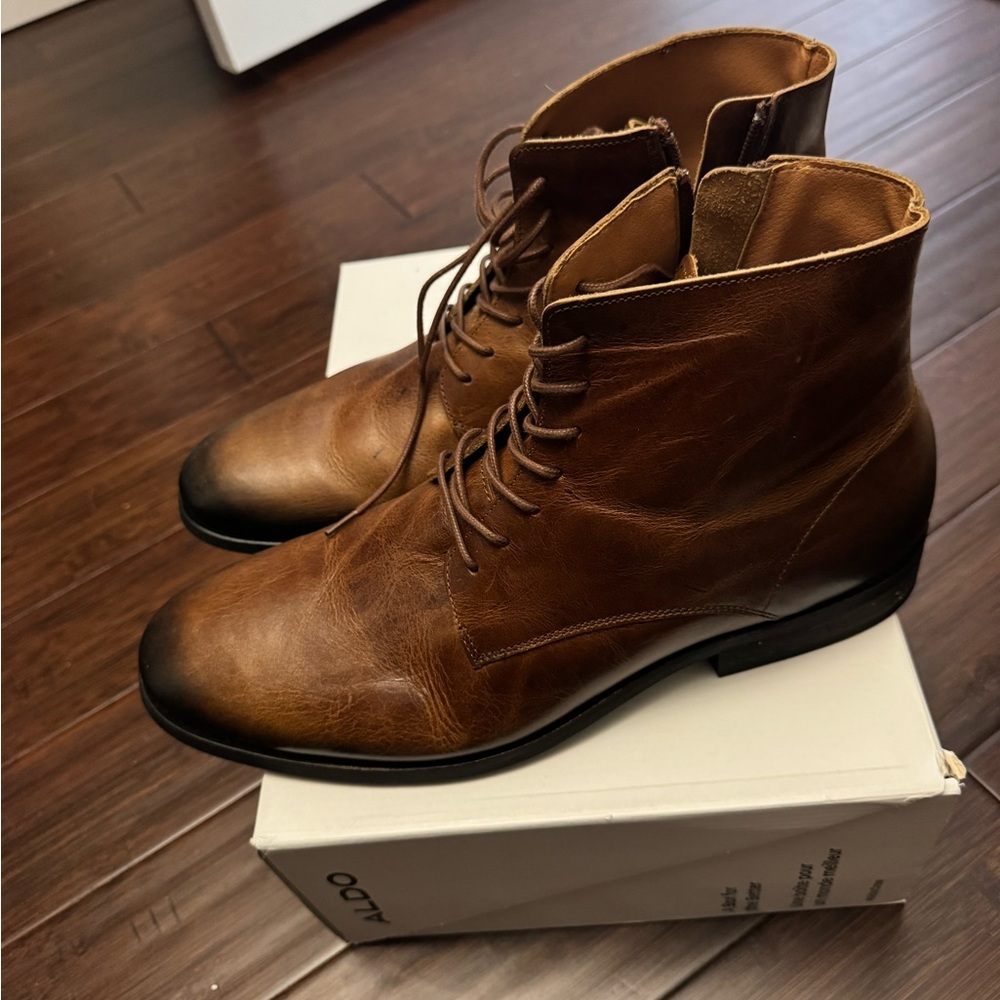 Leather Chukka Boots Cognac Color